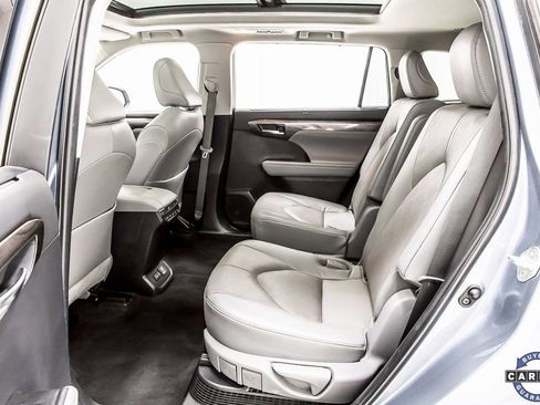 Used 2023 Toyota Highlander Platinum image 29