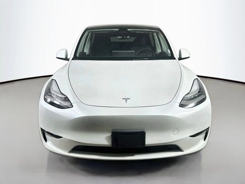 Used 2022 Tesla Model Y Long Range AWD/4WD image 2