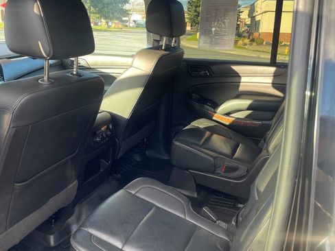 Used 2017 Chevrolet Suburban Premier image 12