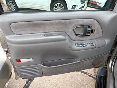 Used 1999 Chevrolet Suburban 4WD w/ Preferred Equipment Group 2 image 12