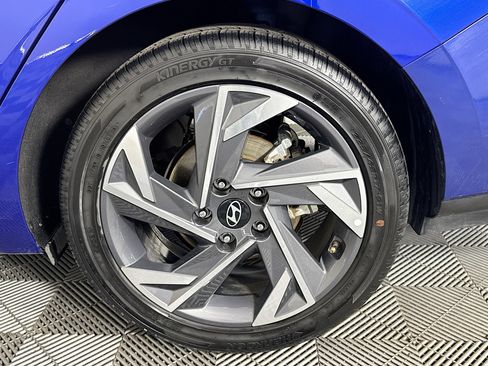 Used 2025 Hyundai Elantra SEL image 49