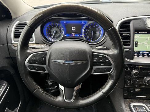 Used 2020 Chrysler 300 Limited image 25