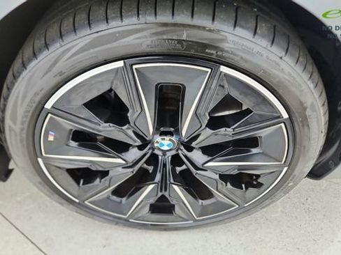 Used 2023 BMW 760i xDrive w/ Executive Package AWD/4WD image 57