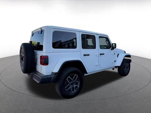 Used 2025 Jeep Wrangler Unlimited Sahara AWD/4WD image 14