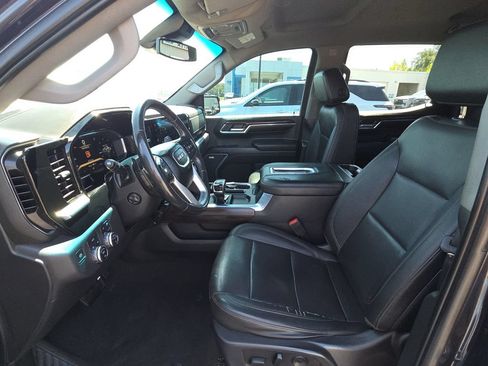 Used 2022 GMC Sierra 1500 SLT w/ SLT Convenience Package AWD/4WD image 17
