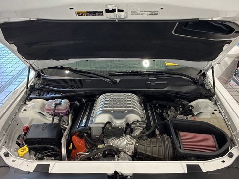 Used 2019 Dodge Challenger SRT Hellcat w/ Laguna Leather Package RWD image 9