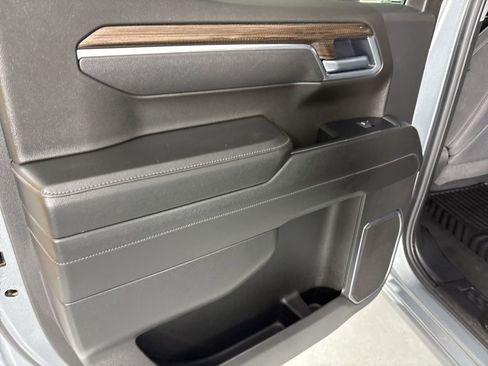 Used 2025 Chevrolet Silverado 1500 LT image 41