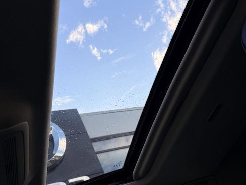 Used 2022 MAZDA CX-30 AWD 2.5 S w/ Premium Package image 23