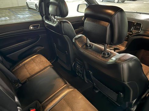 Used 2021 Jeep Grand Cherokee Laredo X image 8