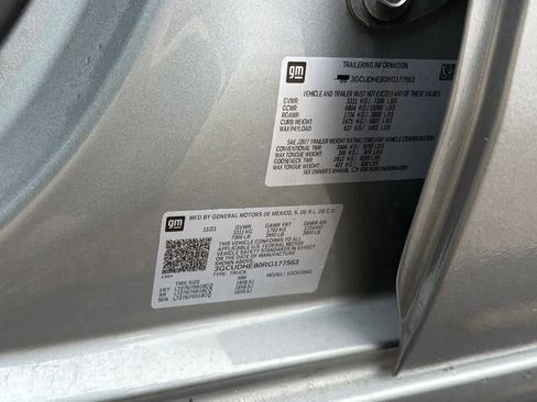 Used 2024 Chevrolet Silverado 1500 ZR2 w/ Technology Package image 21