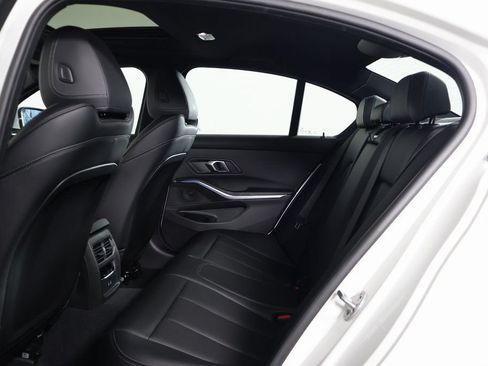Used 2026 BMW 330i Sedan w/ Premium Package RWD image 10