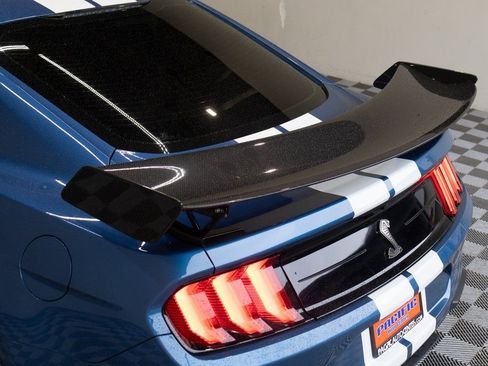 Used 2021 Ford Mustang Shelby GT500 w/ Carbon Fiber Track Pack image 17