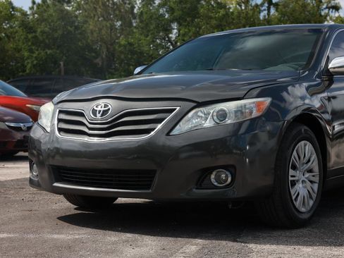 Used 2010 Toyota Camry LE FWD image 25