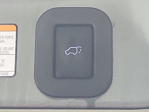 Used 2020 Toyota Sienna XLE Premium FWD image 57
