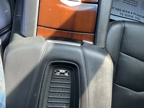 Used 2019 Cadillac Escalade Luxury image 30