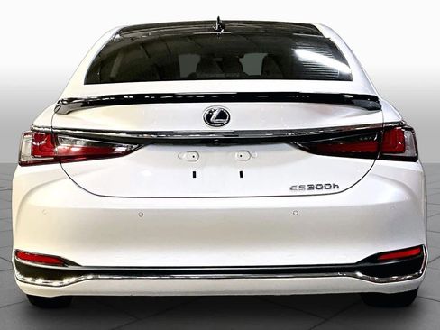 Used 2020 Lexus ES 300h w/ Accessory Package 2 FWD image 5