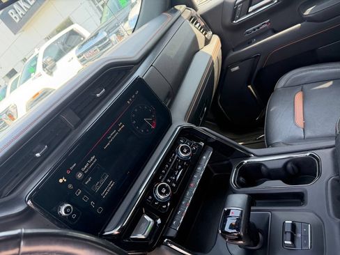 Used 2023 GMC Sierra 1500 AT4 w/ AT4 Preferred Package AWD/4WD image 18