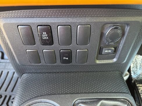 Used 2007 Toyota FJ Cruiser 4WD image 13