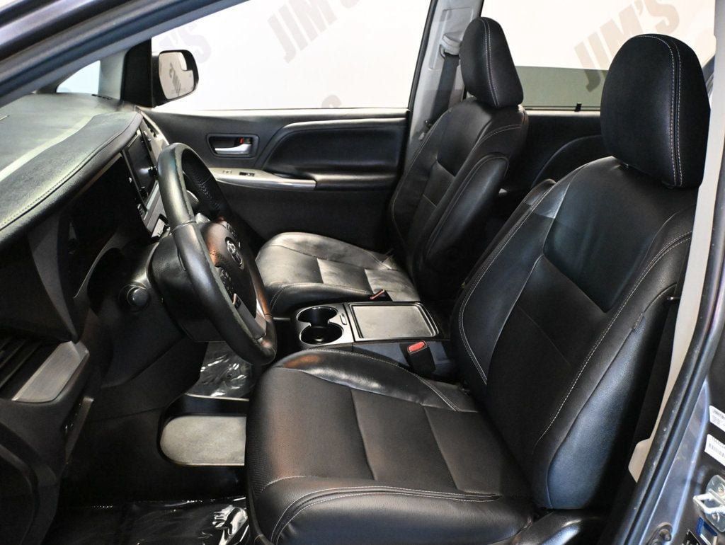 Used 2017 Toyota Sienna SE FWD image 14