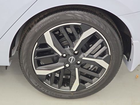 New 2025 Nissan Versa SR w/ Trunk Package image 30