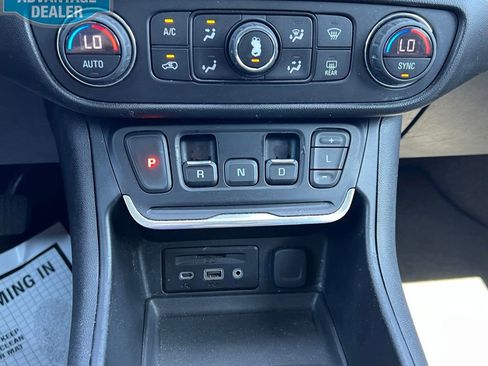 Used 2020 GMC Terrain SLT FWD image 12