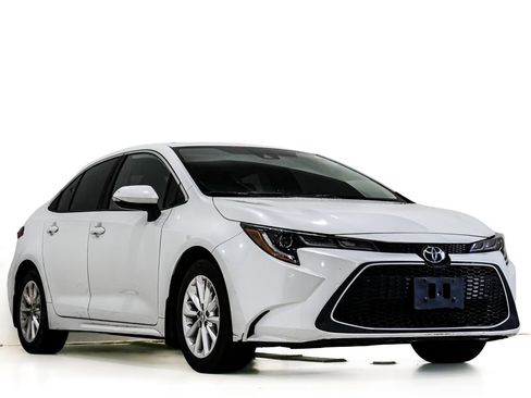 Used 2022 Toyota Corolla XLE FWD image 1