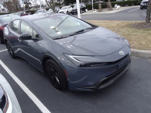 Used 2024 Toyota Prius LE image 18