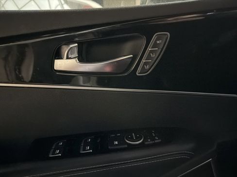 Used 2017 Kia Sorento SX image 15