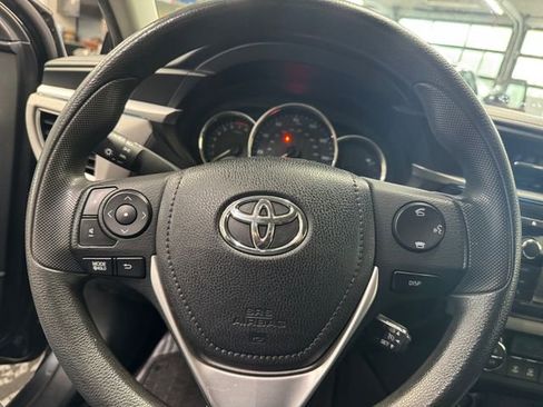 Used 2014 Toyota Corolla LE image 19