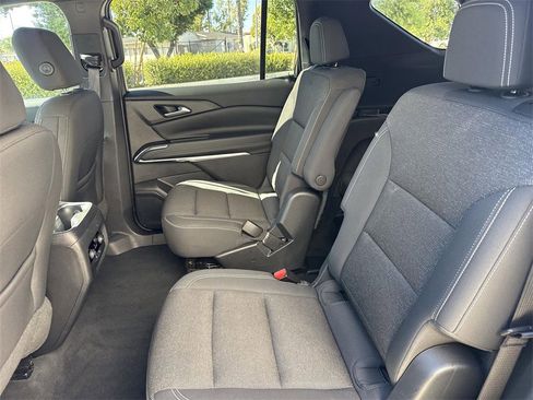 Used 2024 Chevrolet Traverse LT image 22