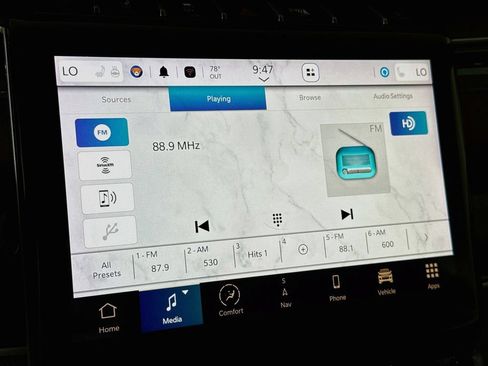 Used 2024 Jeep Grand Cherokee Trailhawk w/ Luxury Tech Group III AWD/4WD image 7
