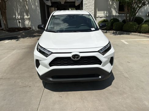 Used 2025 Toyota RAV4 LE AWD/4WD image 3