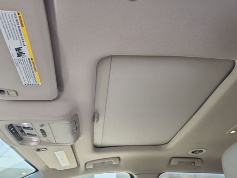 Certified 2019 GMC Acadia Denali w/ Technology Package FWD image 19