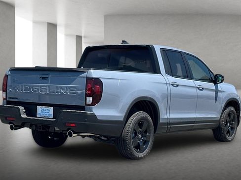 New 2026 Honda Ridgeline Black Edition image 4