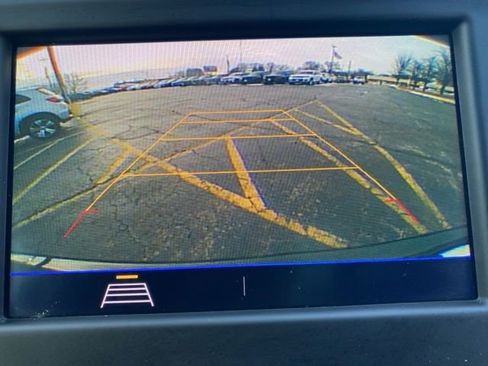 Used 2021 Chevrolet Equinox LT image 38