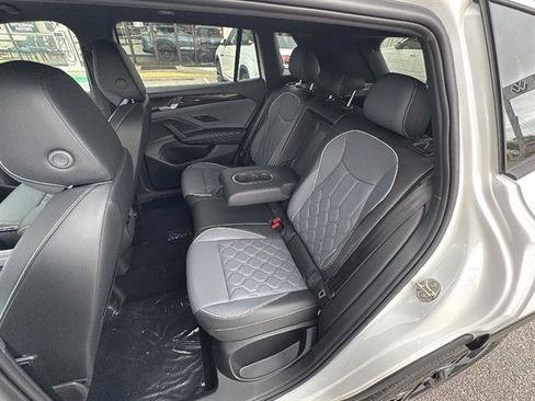 New 2026 Volkswagen Tiguan SEL R-Line AWD/4WD image 18