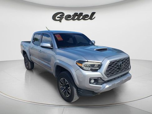 Used 2022 Toyota Tacoma TRD Sport w/ TRD Premium Sport Package AWD/4WD image 2