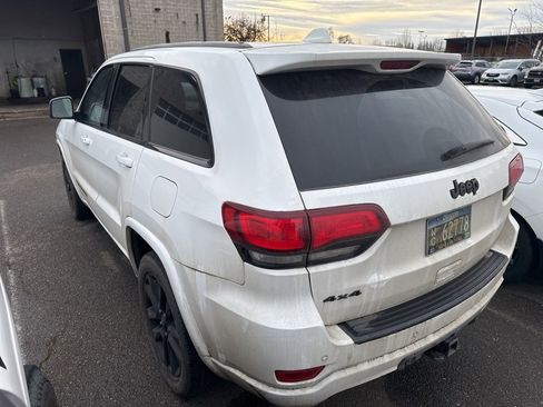 Certified 2021 Jeep Grand Cherokee Laredo X image 3