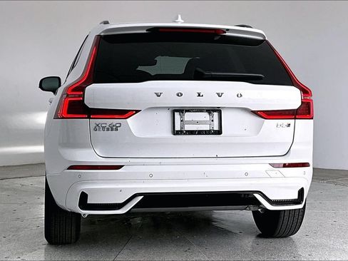 New 2026 Volvo XC60 B5 Core AWD/4WD image 5