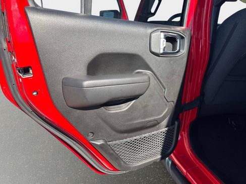 Used 2025 Jeep Wrangler Unlimited Sport AWD/4WD image 12