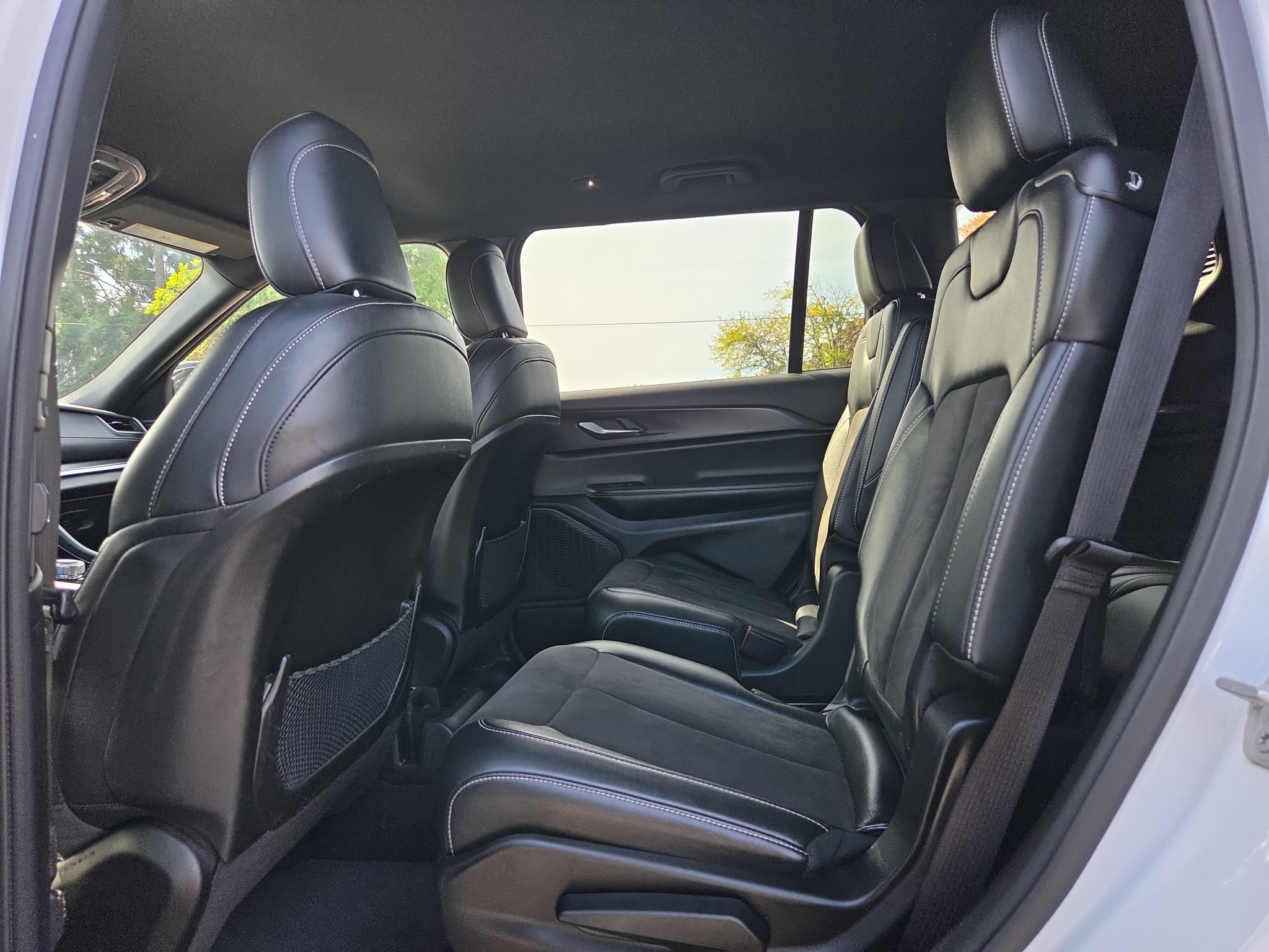 Used 2023 Jeep Grand Cherokee L Laredo AWD/4WD image 30