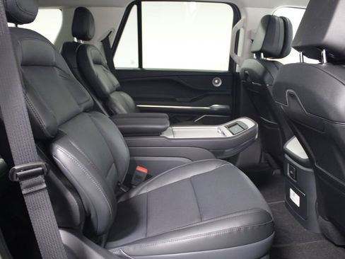 New 2026 Lincoln Navigator Reserve AWD/4WD image 33