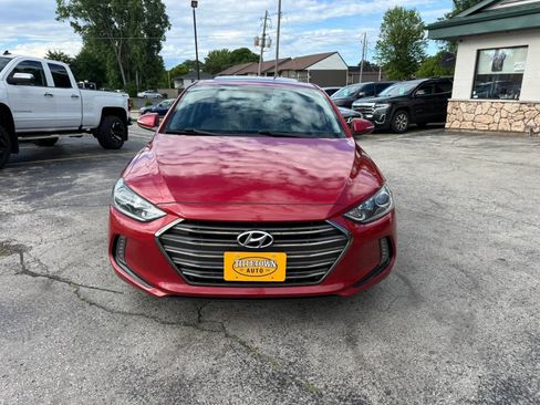 Used 2017 Hyundai Elantra Limited w/ Limited Tech Package 04 FWD image 8