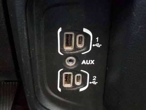 Used 2021 RAM 1500 Laramie image 7