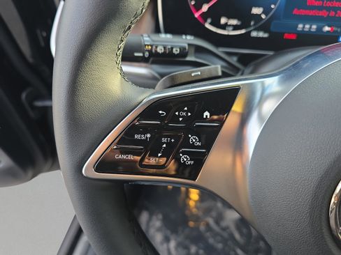 Used 2026 Mercedes-Benz GLC 300 4MATIC image 29