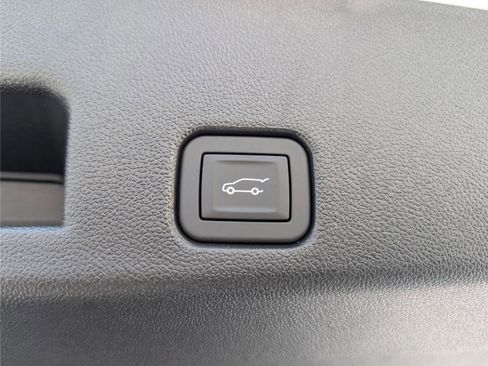 New 2026 Chevrolet Traverse LT image 11