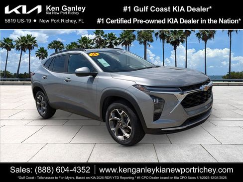 Used 2025 Chevrolet Trax LT w/ LT Convenience Package FWD image 1