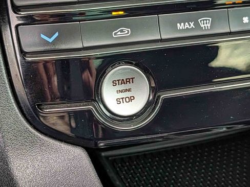 Used 2018 Jaguar F-PACE Prestige image 28