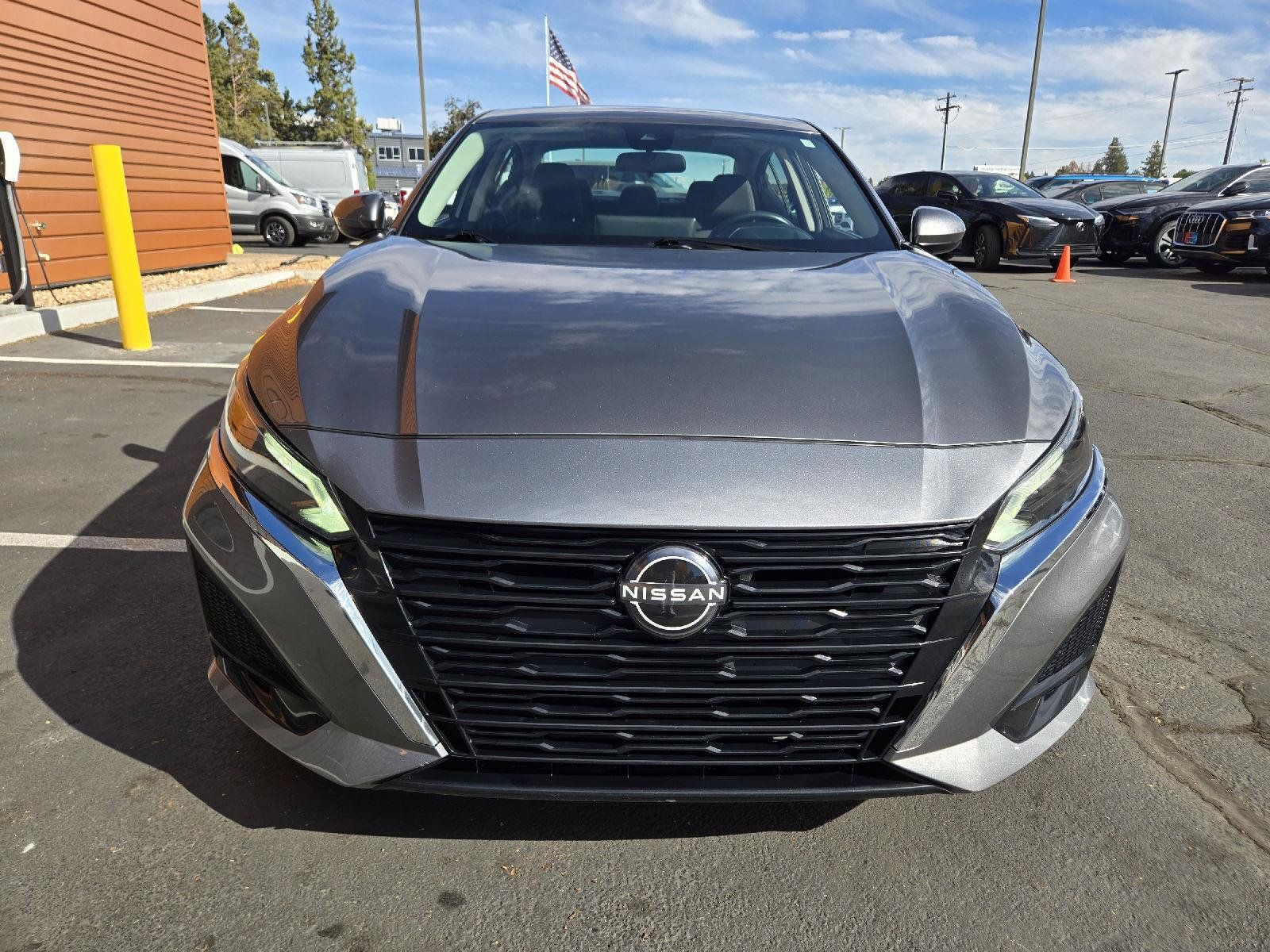 Used 2023 Nissan Altima 2.5 SV w/ SV Premium Package AWD/4WD image 8