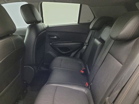 Used 2020 Chevrolet Trax LT w/ LT Convenience Package FWD image 18